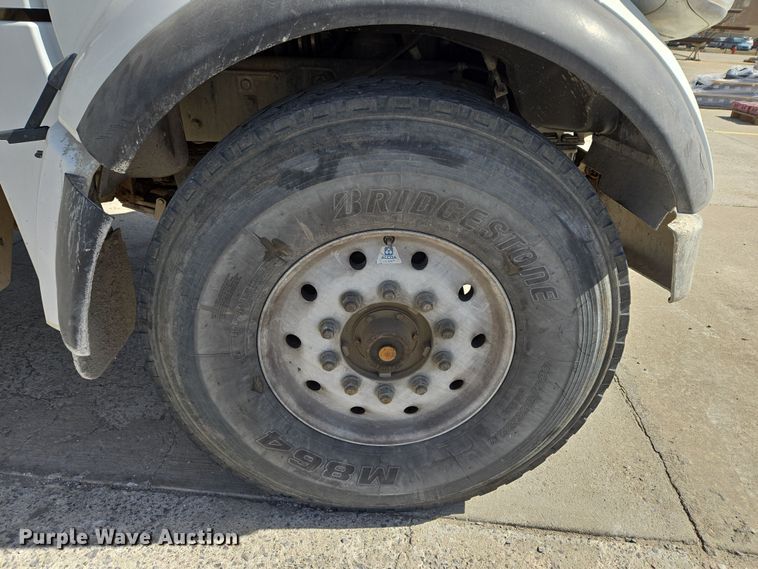 image for item DW5075 2017 Peterbilt 567 ready mix truck