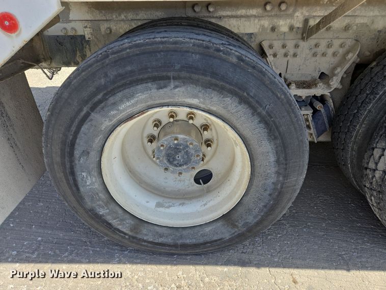 image for item DW5075 2017 Peterbilt 567 ready mix truck