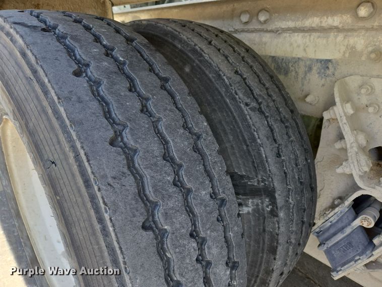 image for item DW5075 2017 Peterbilt 567 ready mix truck