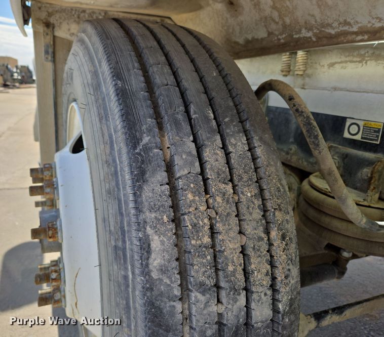 image for item DW5075 2017 Peterbilt 567 ready mix truck