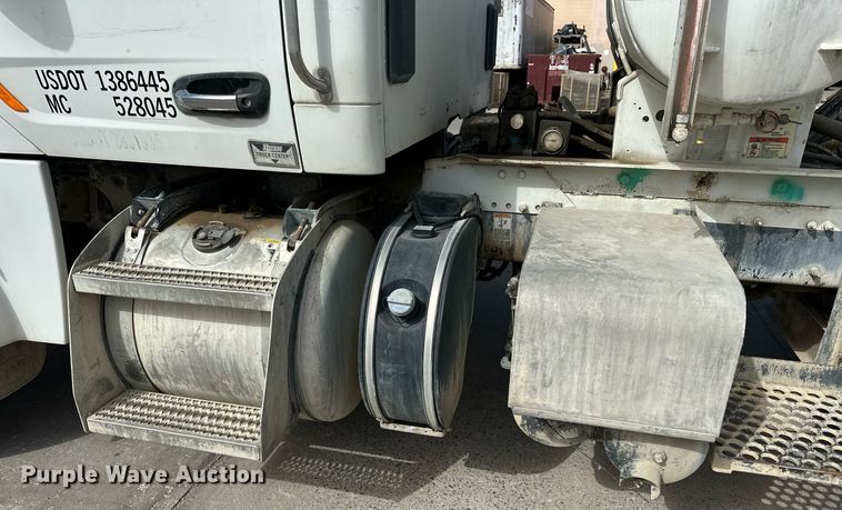 image for item DW5076 2018 Peterbilt 567 ready mix truck