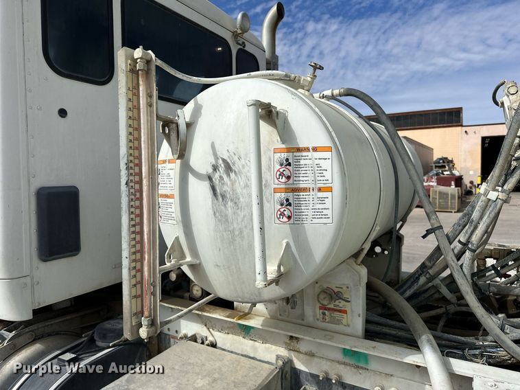 image for item DW5076 2018 Peterbilt 567 ready mix truck