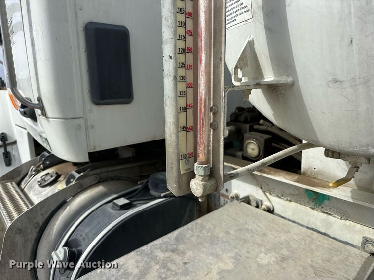 image for item DW5076 2018 Peterbilt 567 ready mix truck