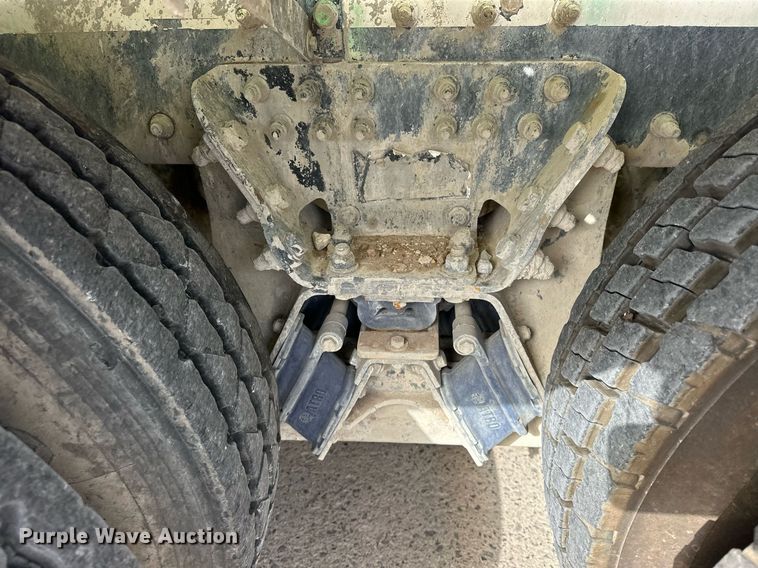 image for item DW5076 2018 Peterbilt 567 ready mix truck