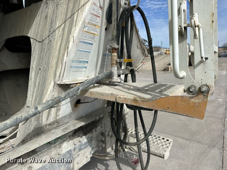 image for item DW5076 2018 Peterbilt 567 ready mix truck