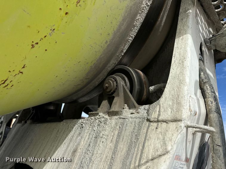 image for item DW5076 2018 Peterbilt 567 ready mix truck