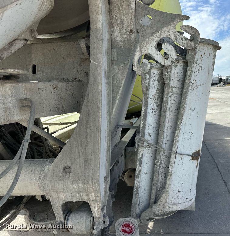 image for item DW5076 2018 Peterbilt 567 ready mix truck