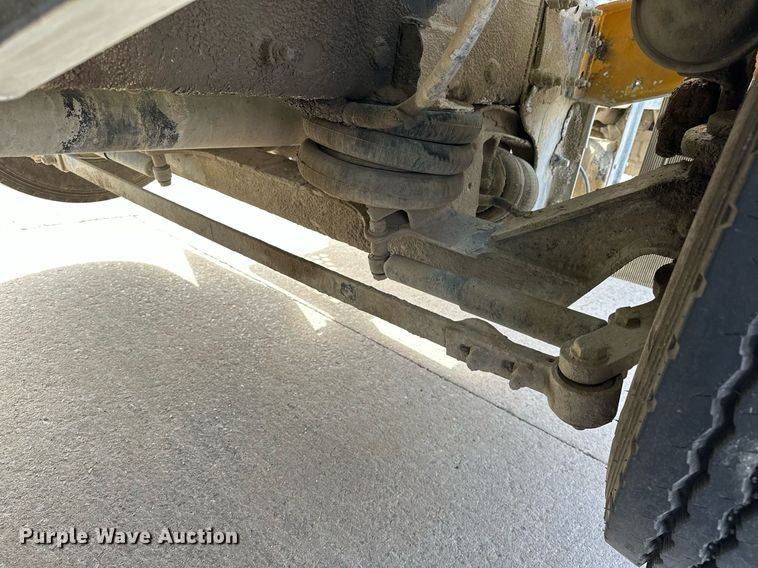 image for item DW5076 2018 Peterbilt 567 ready mix truck