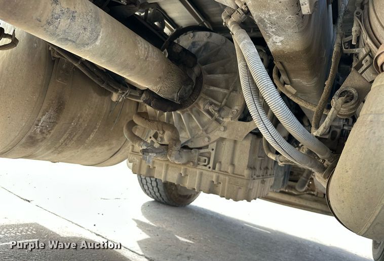 image for item DW5076 2018 Peterbilt 567 ready mix truck