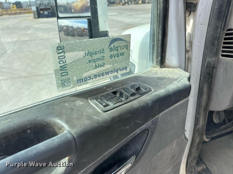 image for item DW5076 2018 Peterbilt 567 ready mix truck