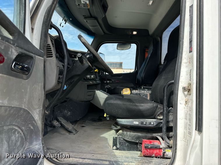 image for item DW5076 2018 Peterbilt 567 ready mix truck