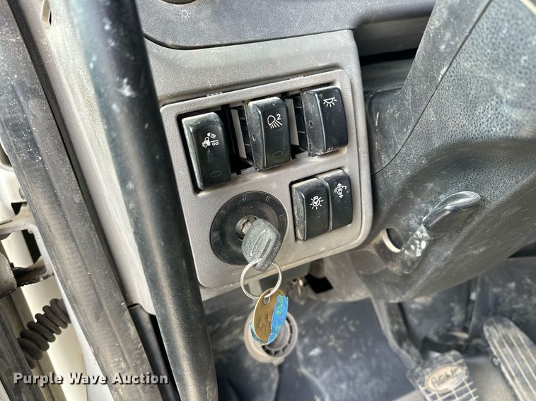 image for item DW5076 2018 Peterbilt 567 ready mix truck