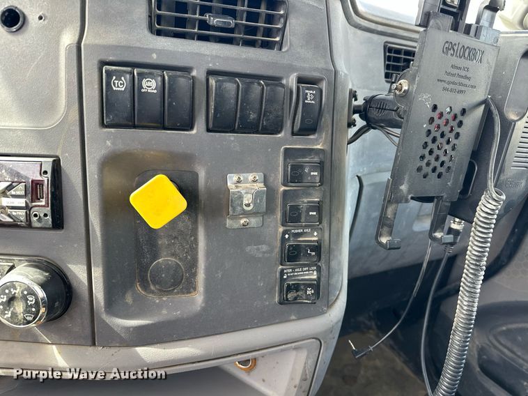 image for item DW5076 2018 Peterbilt 567 ready mix truck