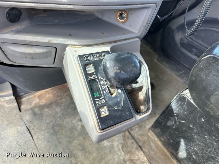 image for item DW5076 2018 Peterbilt 567 ready mix truck