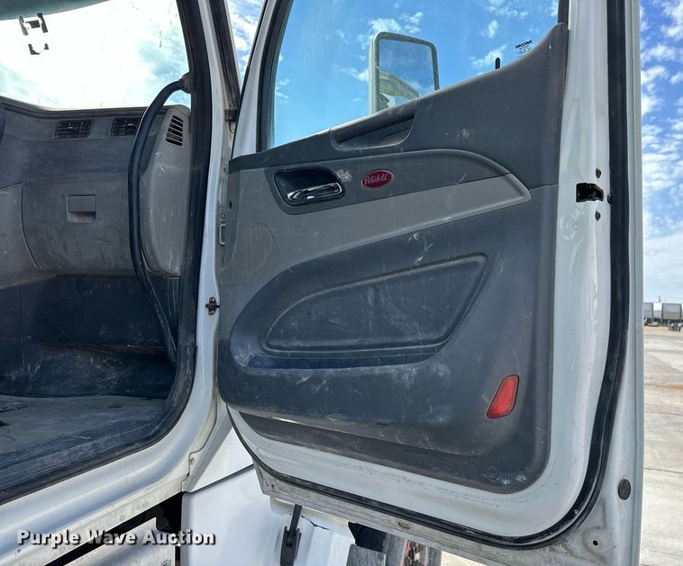 image for item DW5076 2018 Peterbilt 567 ready mix truck