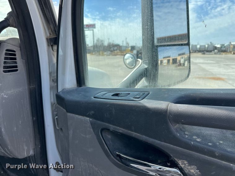 image for item DW5076 2018 Peterbilt 567 ready mix truck