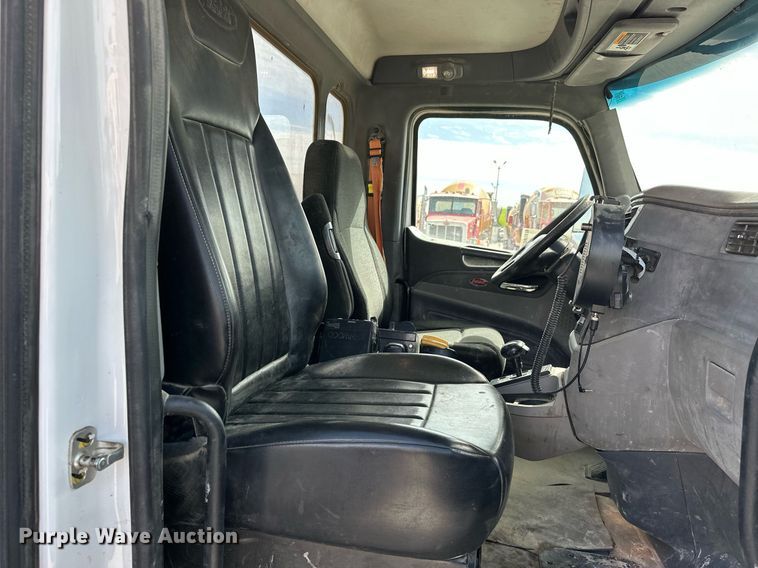 image for item DW5076 2018 Peterbilt 567 ready mix truck