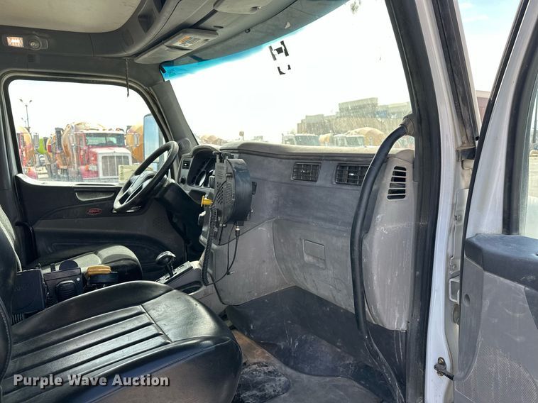 image for item DW5076 2018 Peterbilt 567 ready mix truck