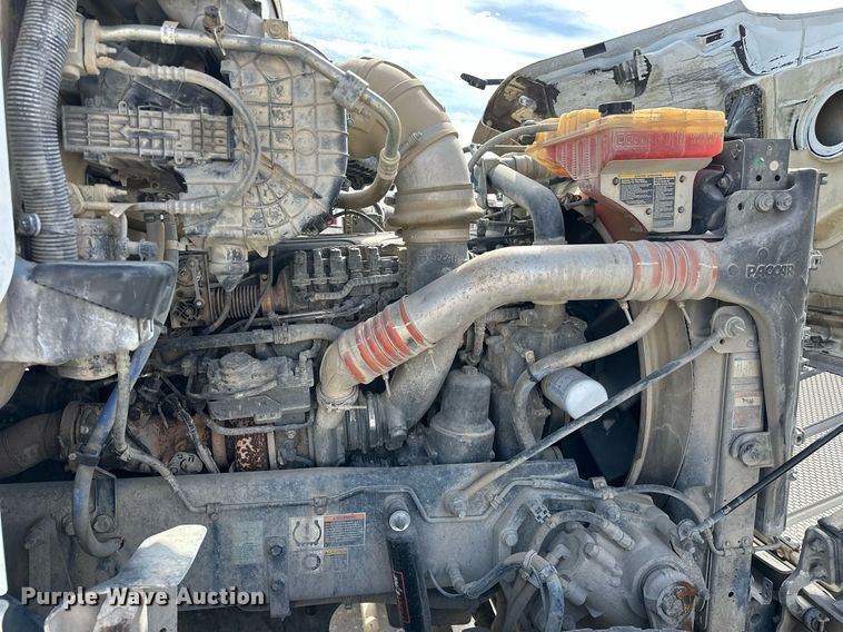 image for item DW5076 2018 Peterbilt 567 ready mix truck