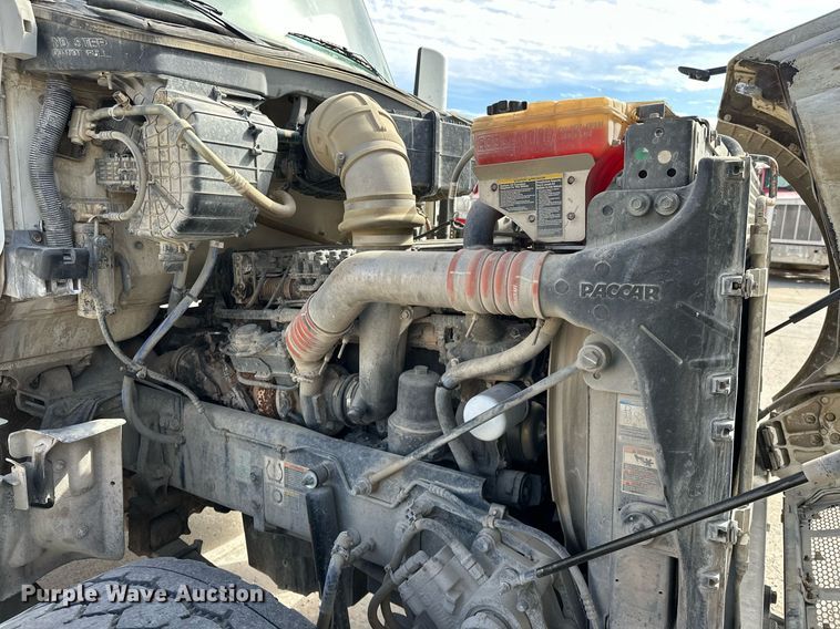 image for item DW5076 2018 Peterbilt 567 ready mix truck