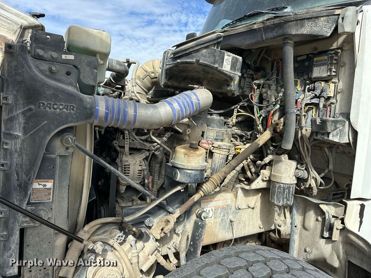 image for item DW5076 2018 Peterbilt 567 ready mix truck