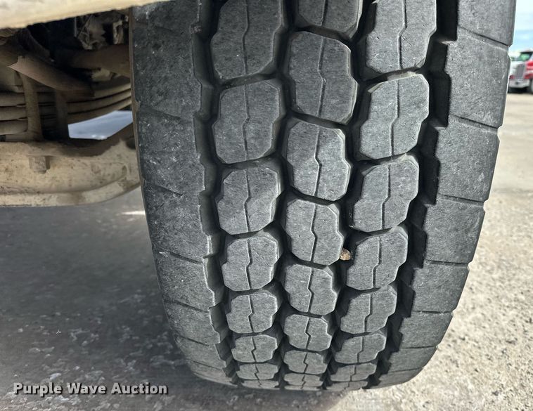 image for item DW5076 2018 Peterbilt 567 ready mix truck