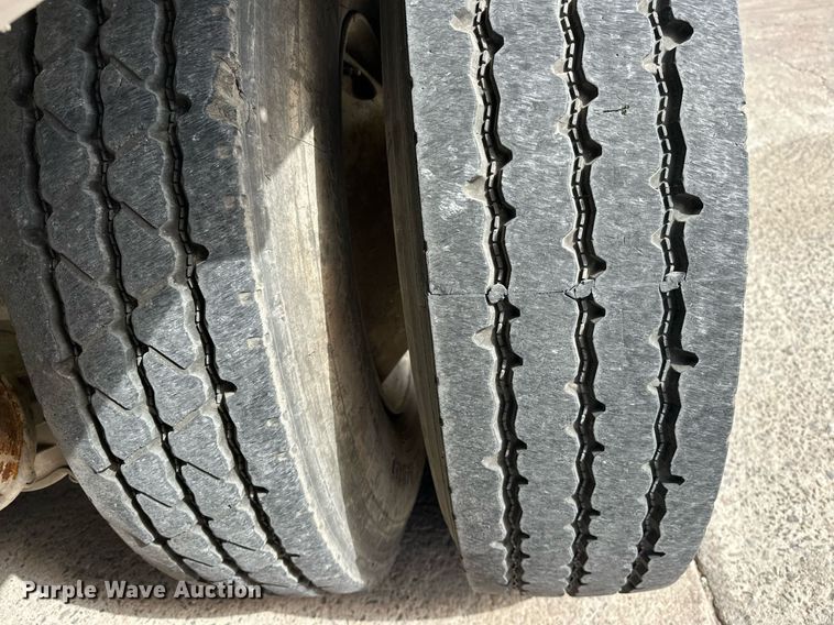 image for item DW5076 2018 Peterbilt 567 ready mix truck