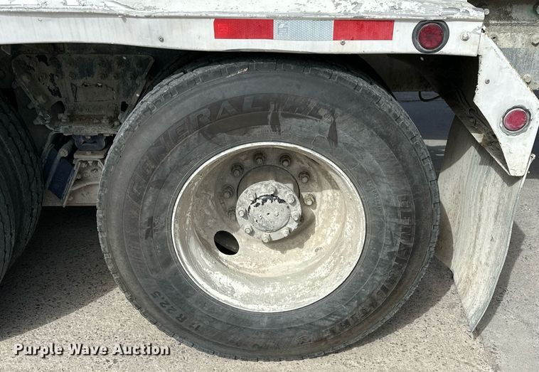 image for item DW5076 2018 Peterbilt 567 ready mix truck