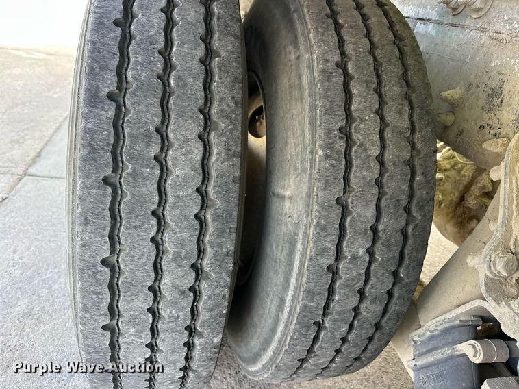 image for item DW5076 2018 Peterbilt 567 ready mix truck