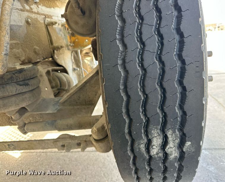 image for item DW5076 2018 Peterbilt 567 ready mix truck