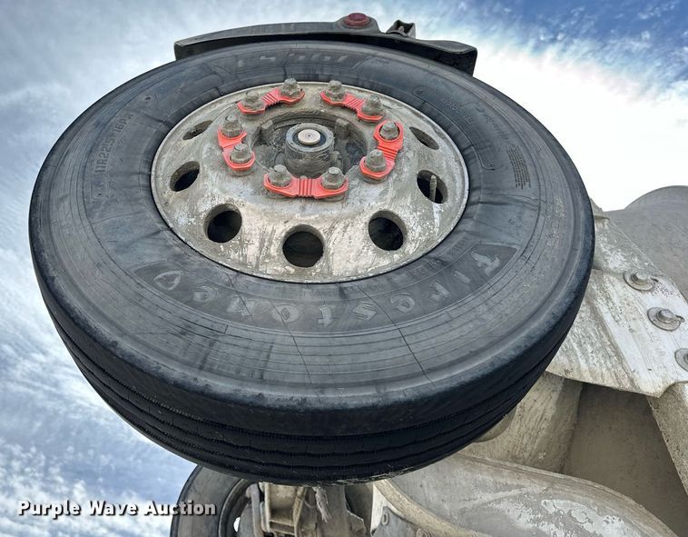 image for item DW5076 2018 Peterbilt 567 ready mix truck