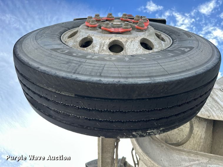 image for item DW5076 2018 Peterbilt 567 ready mix truck