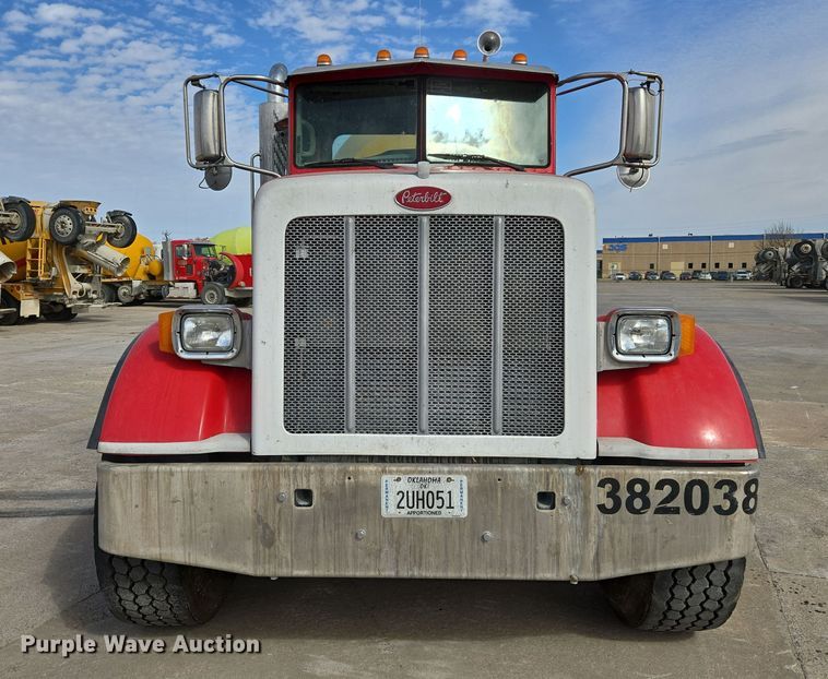 image for item DW5077 2014 Peterbilt 365 ready mix truck