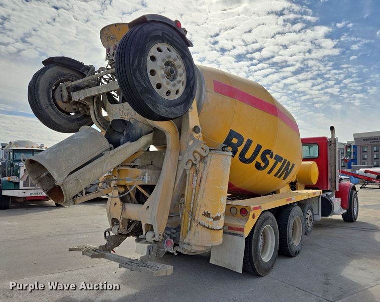 image for item DW5077 2014 Peterbilt 365 ready mix truck