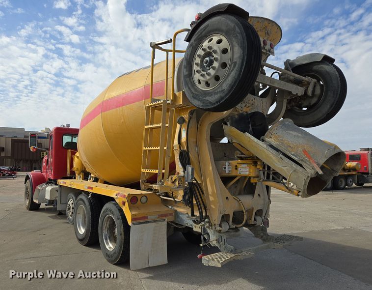 image for item DW5077 2014 Peterbilt 365 ready mix truck