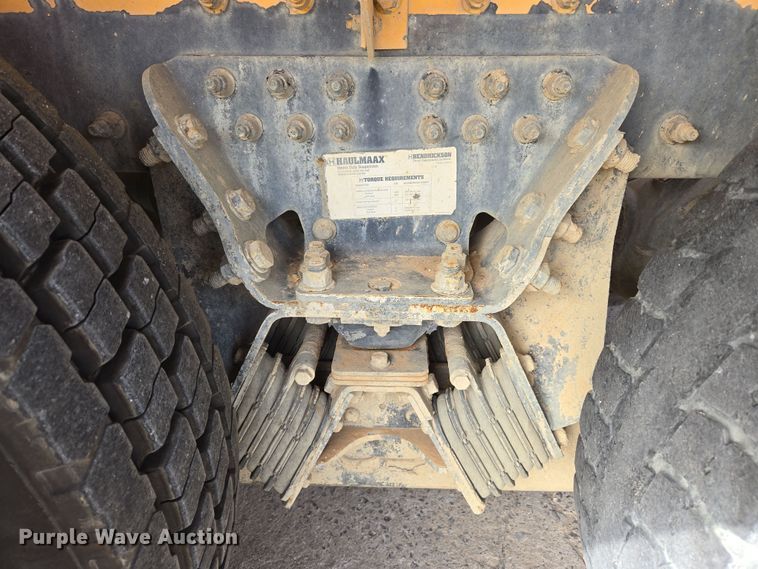 image for item DW5077 2014 Peterbilt 365 ready mix truck