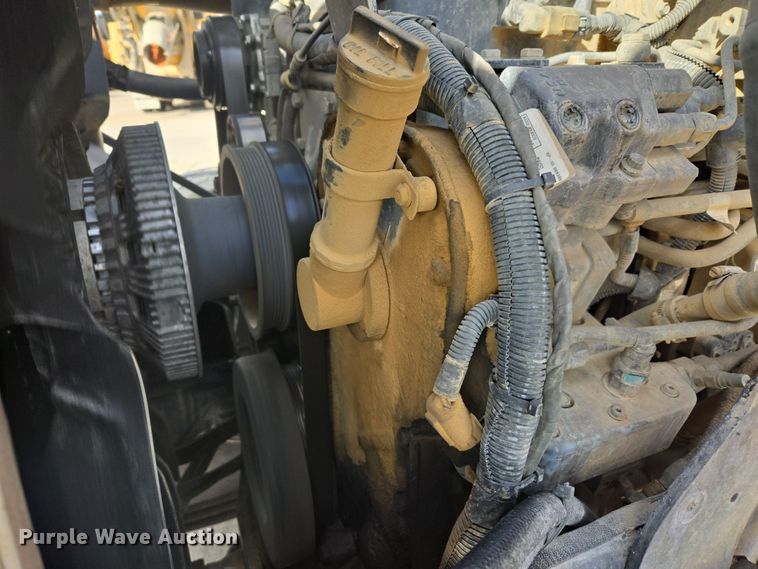 image for item DW5077 2014 Peterbilt 365 ready mix truck