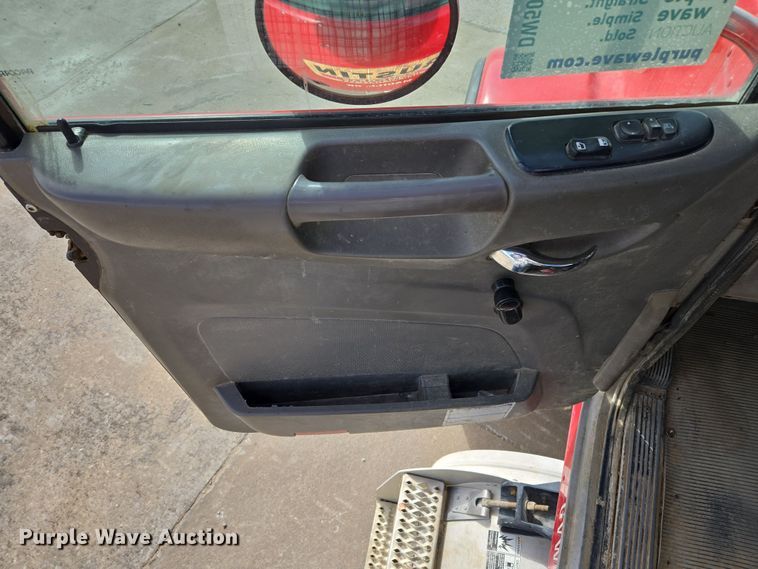 image for item DW5077 2014 Peterbilt 365 ready mix truck