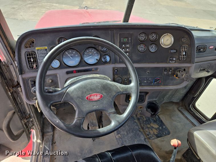 image for item DW5077 2014 Peterbilt 365 ready mix truck