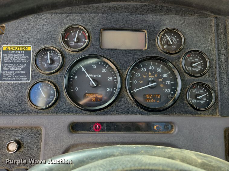 image for item DW5077 2014 Peterbilt 365 ready mix truck