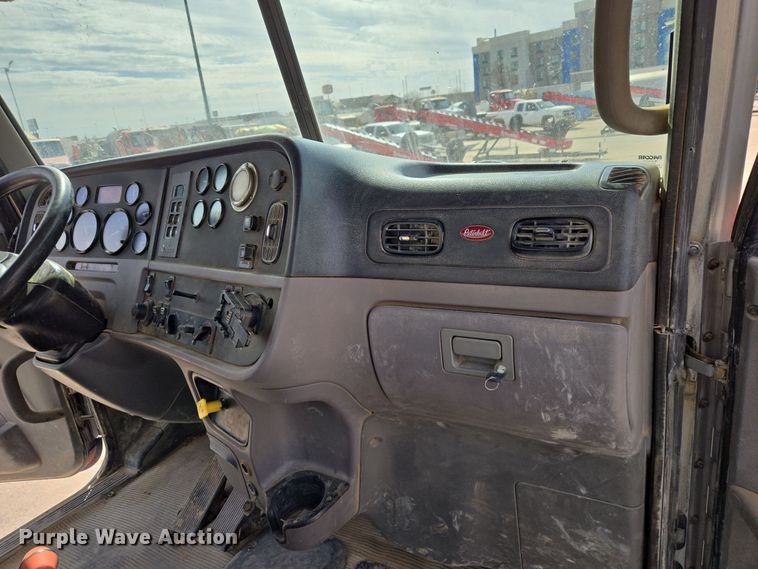 image for item DW5077 2014 Peterbilt 365 ready mix truck