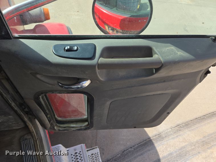 image for item DW5077 2014 Peterbilt 365 ready mix truck