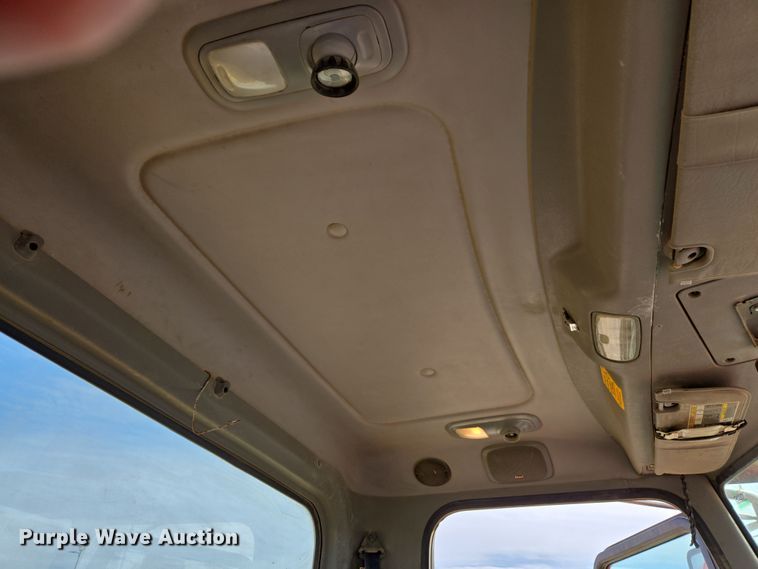 image for item DW5077 2014 Peterbilt 365 ready mix truck