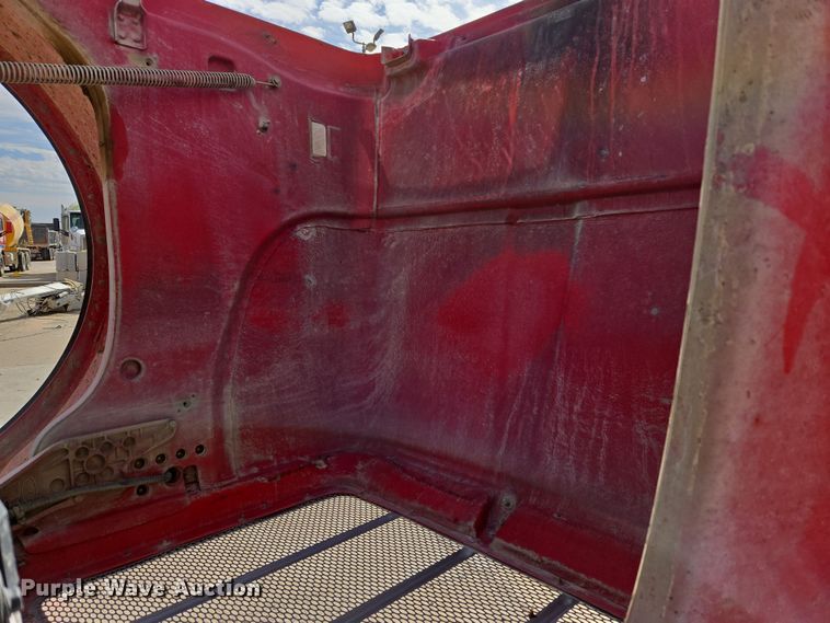 image for item DW5077 2014 Peterbilt 365 ready mix truck