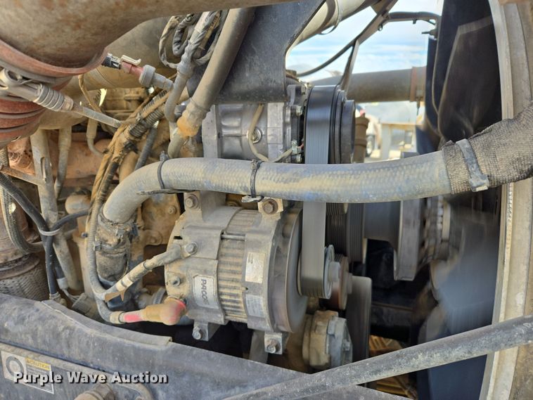 image for item DW5077 2014 Peterbilt 365 ready mix truck