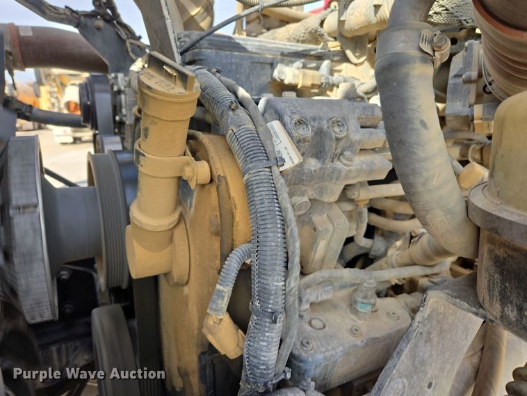 image for item DW5077 2014 Peterbilt 365 ready mix truck