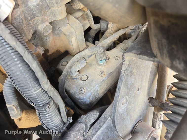 image for item DW5077 2014 Peterbilt 365 ready mix truck