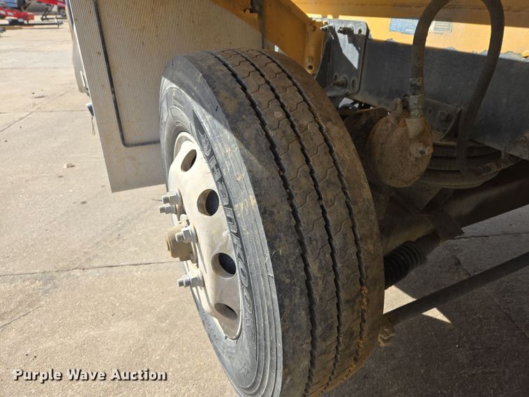 image for item DW5077 2014 Peterbilt 365 ready mix truck