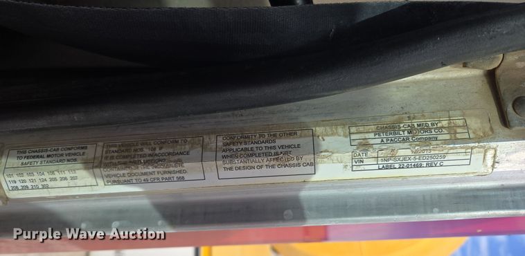 image for item DW5077 2014 Peterbilt 365 ready mix truck