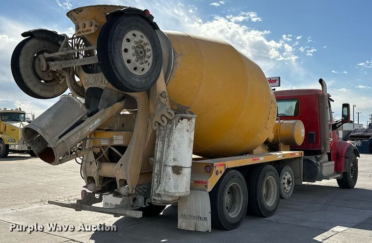 image for item DW5078 2017 Peterbilt 365 ready mix truck